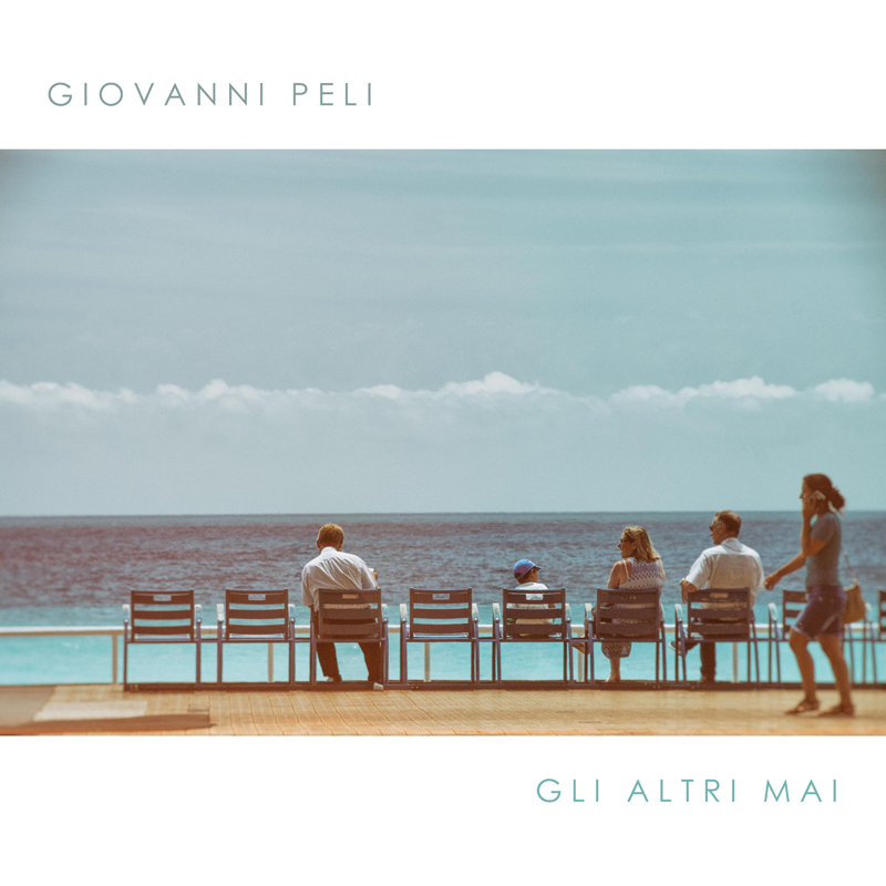 Gli altri mai
