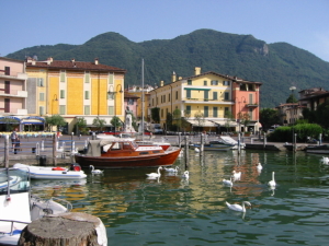 lake_iseo_harbour_kadini